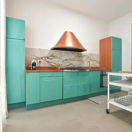 Stunning In With Kitchen Holiday home *